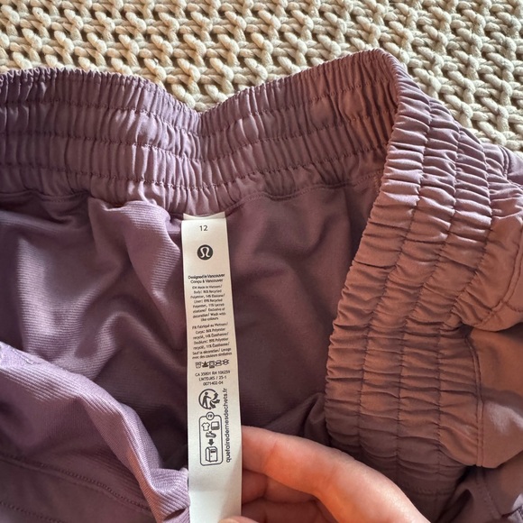 Lululemon Hotty Hot 4” High-rise Lined Short in Lavender Lux - Picture 4 of 7